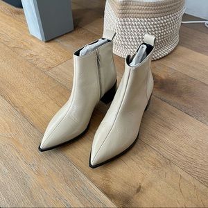 Everlane The Boss Boot US Size 7, Bone Patent